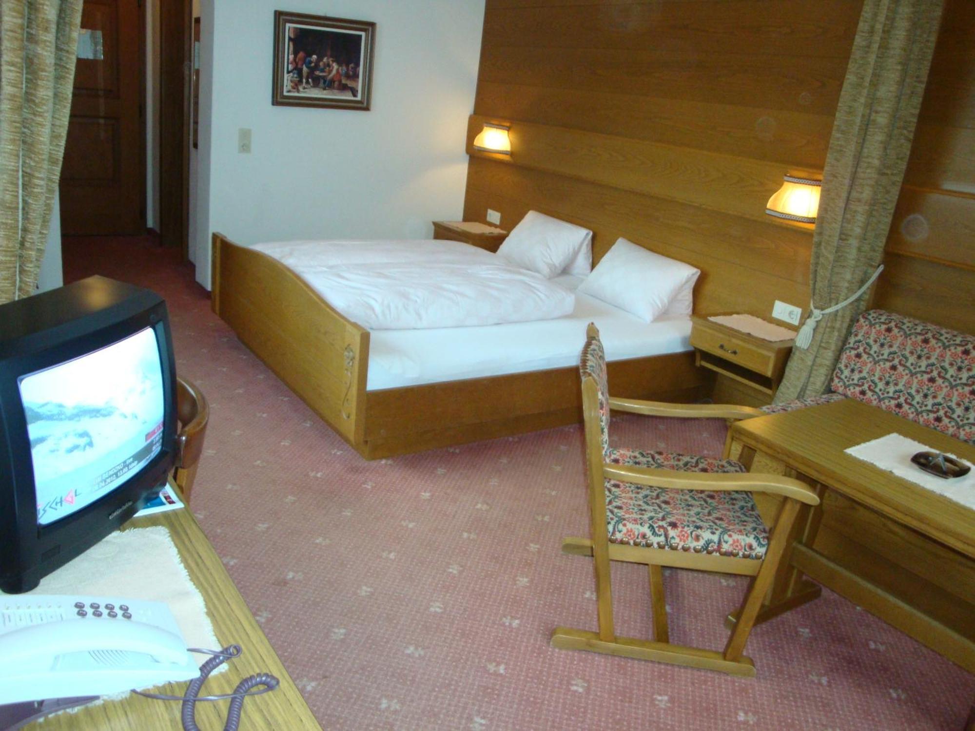 Hotel Garni Val-Sinestra ايشجل المظهر الخارجي الصورة