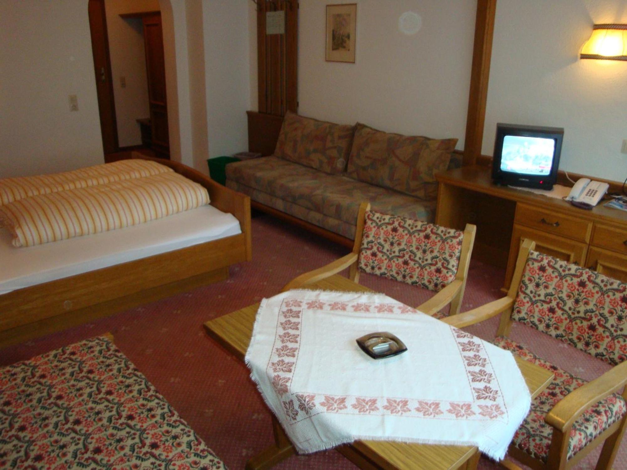Hotel Garni Val-Sinestra ايشجل المظهر الخارجي الصورة