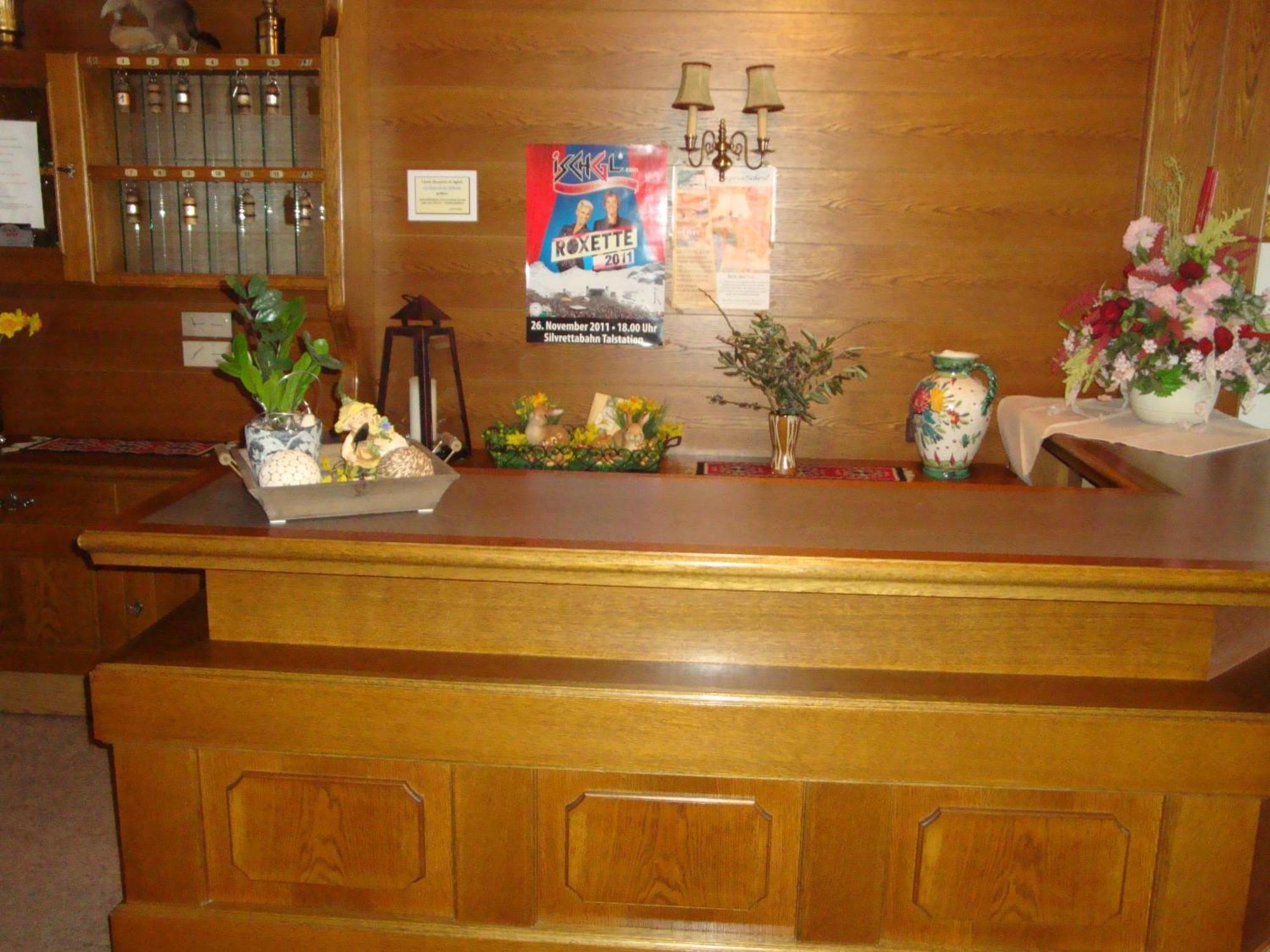 Hotel Garni Val-Sinestra ايشجل المظهر الخارجي الصورة