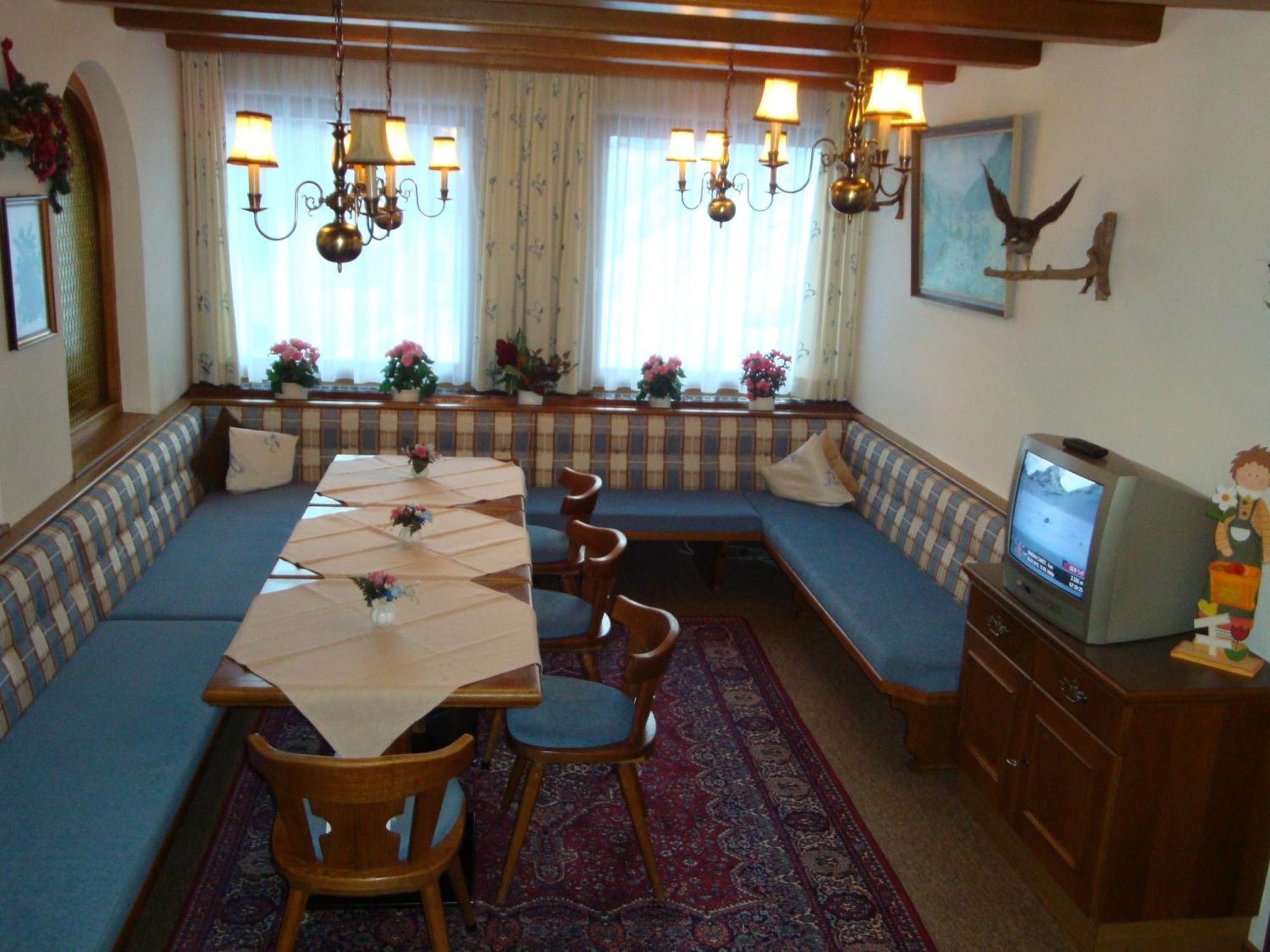 Hotel Garni Val-Sinestra ايشجل المظهر الخارجي الصورة